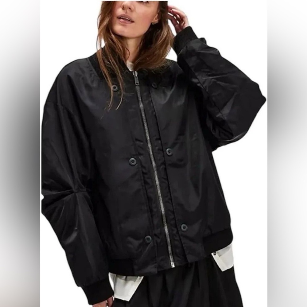 🚨🚨NWT FREE PEOPLE SIZE MEDIUM (oversized) Black Women's Bomber Jacket